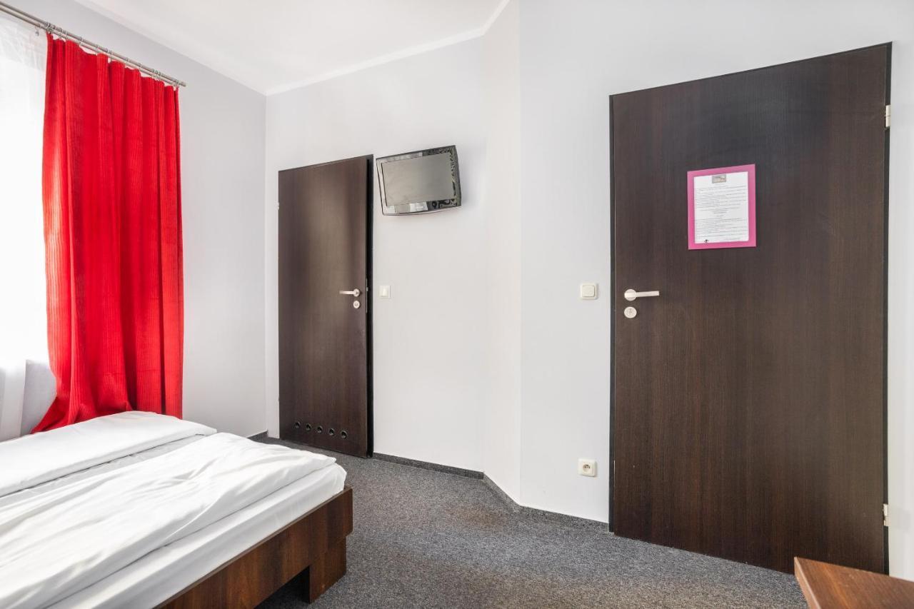 ורוצלב Shick Hostel מראה חיצוני תמונה